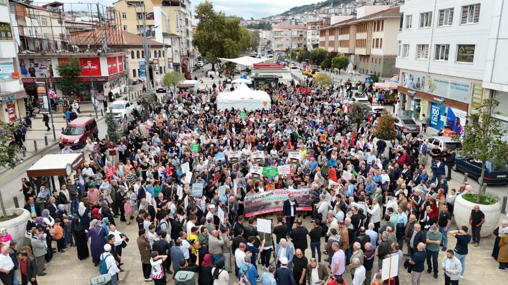 ÖZGÜRLÜK İÇİN YÜRÜDÜLER!