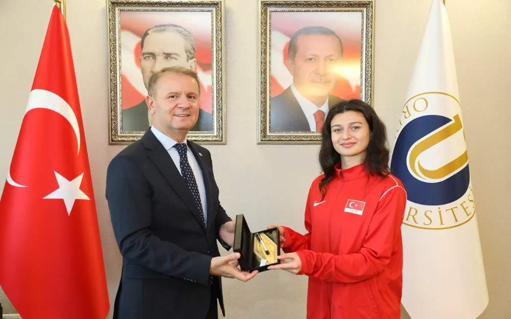 TOKYO’DAN GÜMÜŞLE DÖNDÜ!