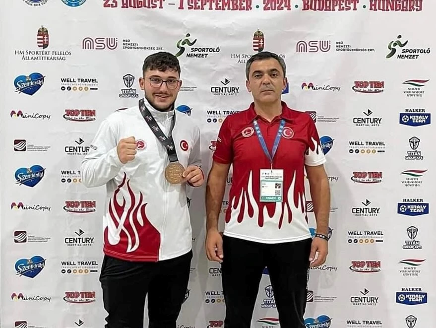 DÜNYA ŞAMPİYONASINDA 3. OLDU!